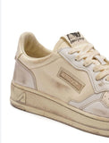 AUTRY
MEDALIST LOW SUPER VINTAGE SNEAKERS IN WHITE  / CREAM LEATHER