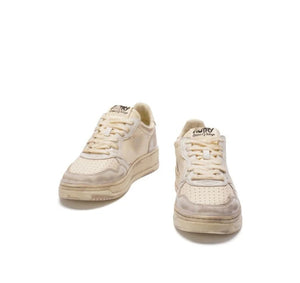 AUTRY
MEDALIST LOW SUPER VINTAGE SNEAKERS IN WHITE  / CREAM LEATHER