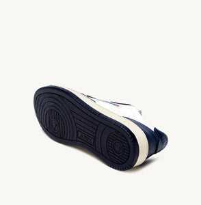 AUTRY Medalist Low Sneakers In White and Blue