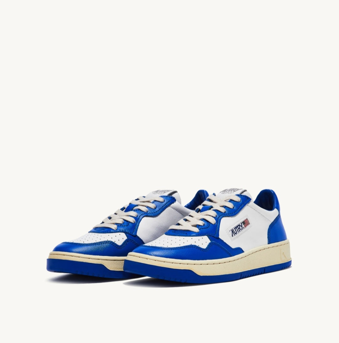 AUTRY Men Sizes Medalist Low Sneakers In Leather Royal Blue and White