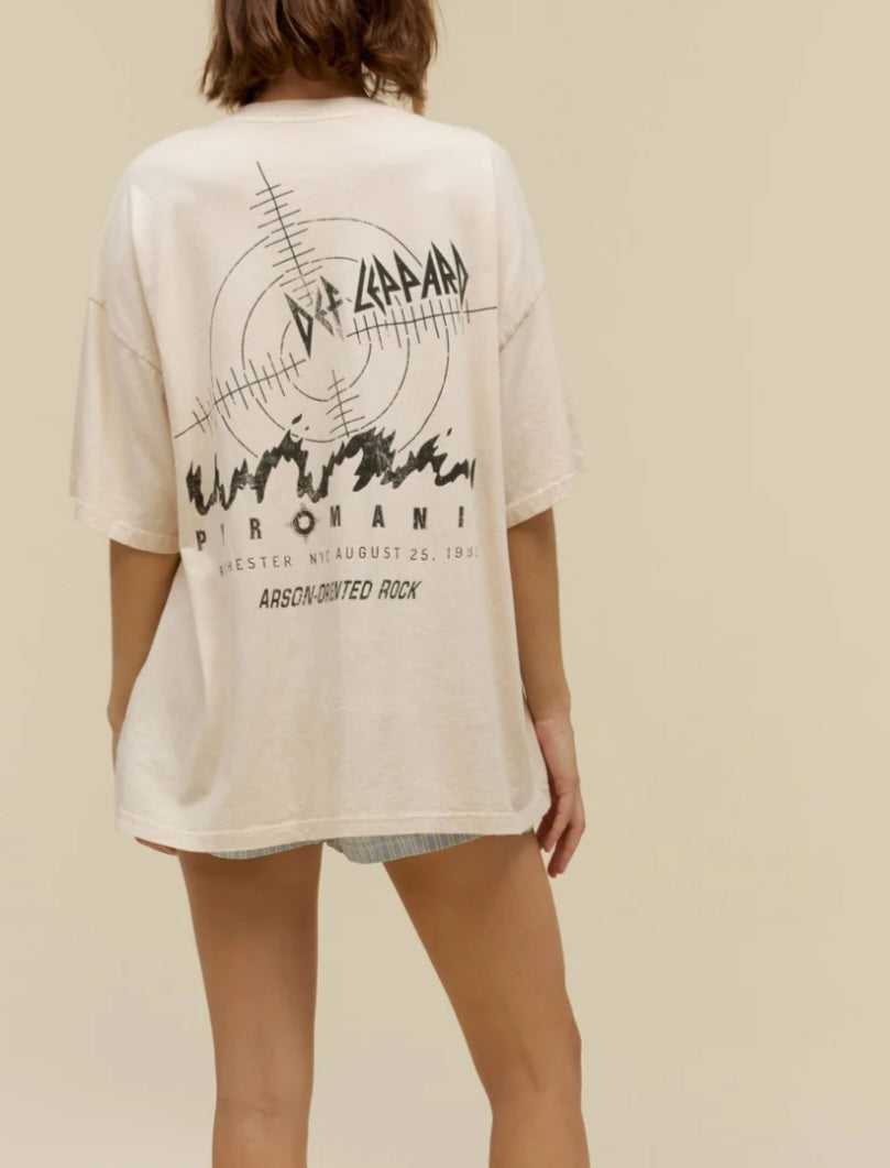 DAYDREAMER Def Leppard Sold Out 1983 OS Tee