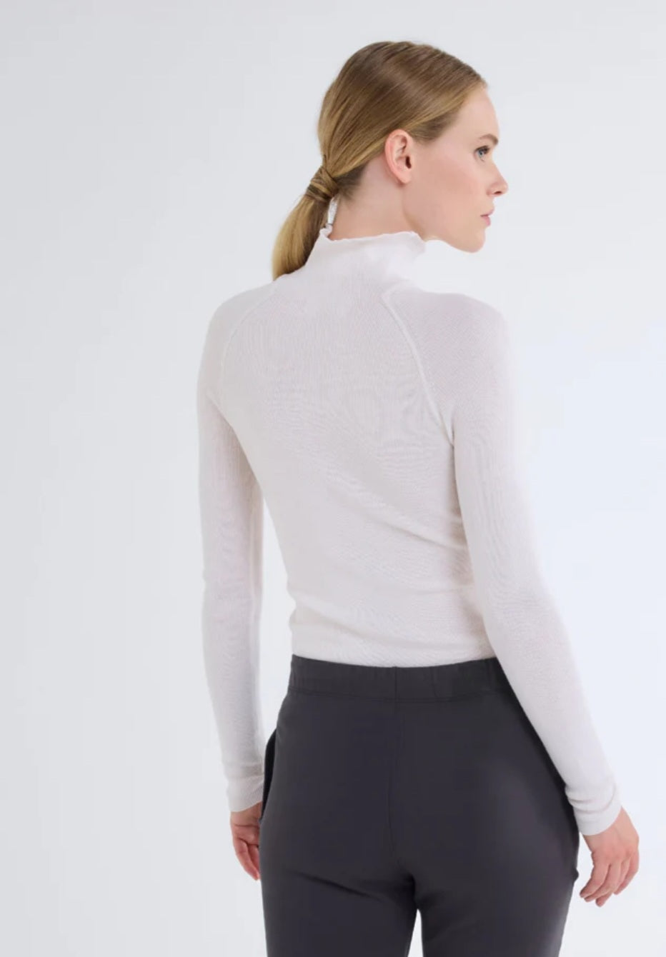 MAJESTIC FILATURES Long Sleeve Turtleneck