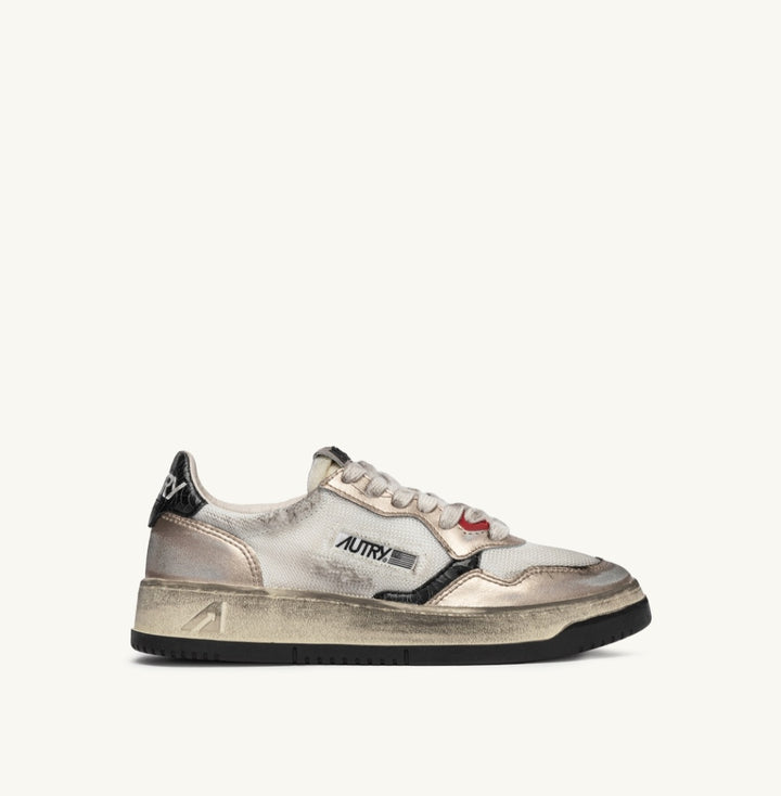 AUTRY MEDALIST LOW SUPER VINTAGE SNEAKERS IN WHITE MESH, GOLD SUEDE AND BLACK LEATHER