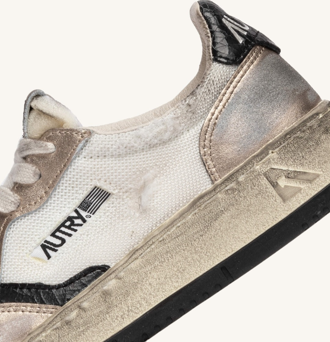 AUTRY MEDALIST LOW SUPER VINTAGE SNEAKERS IN WHITE MESH, GOLD SUEDE AND BLACK LEATHER