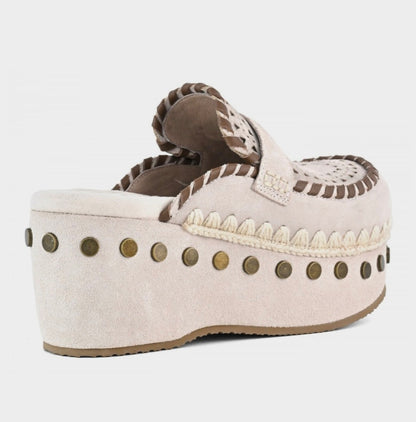 MOU Clog Leather Overstitching
Chalk Suede / Raffia Natural