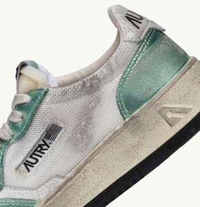 AUTRY
MEDALIST LOW SUPER VINTAGE SNEAKERS IN WHITE MESH, PASTEL GREEN SUEDE AND WHITE LEATHER