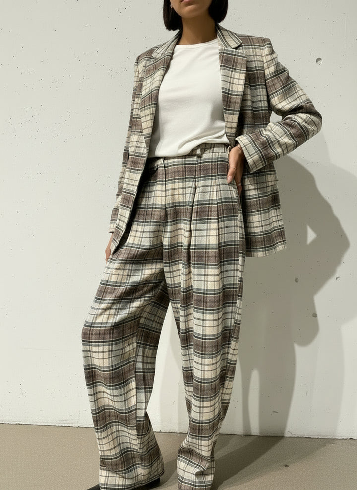 STUDIO PARISIEN Tailored Plaid Blazer