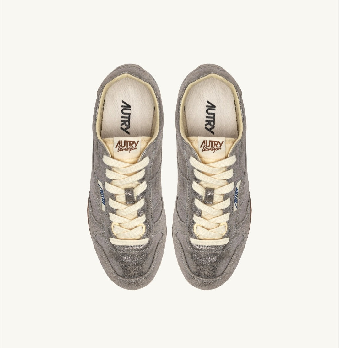 AUTRY WINDSPIN SNEAKERS IN GLITTER SILVER SUEDE