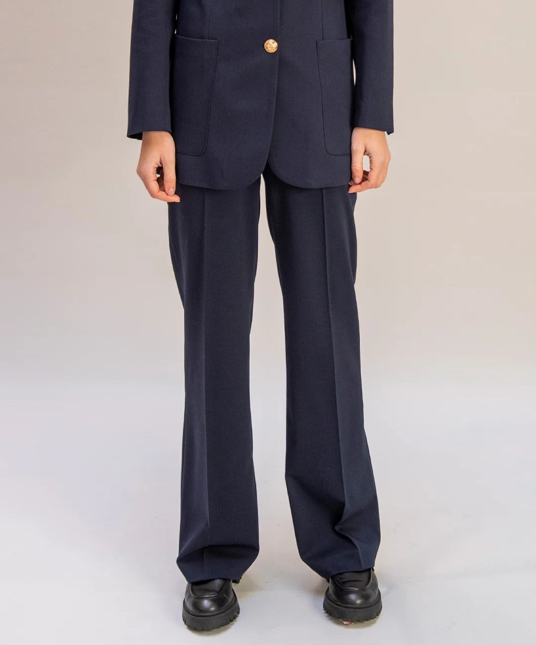 Été Comme Hiver Paris Riviera Tailored Pant In Navy