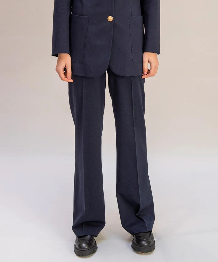Été Comme Hiver Paris Riviera Tailored Pant In Navy