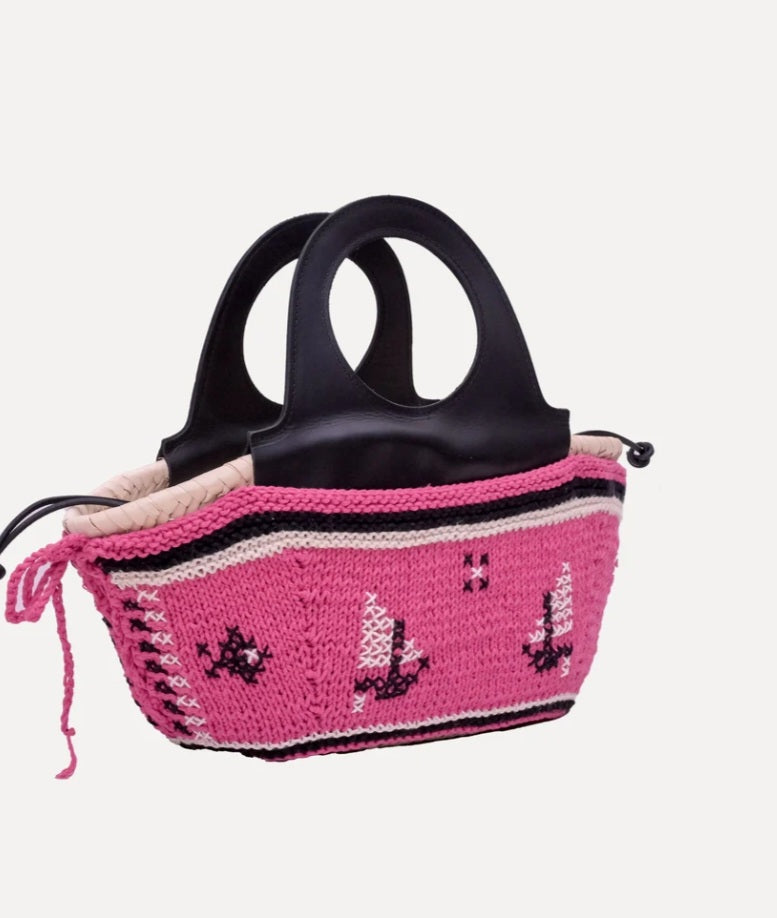 ENTRUDO Caxinas - mini embroidered basket in pink