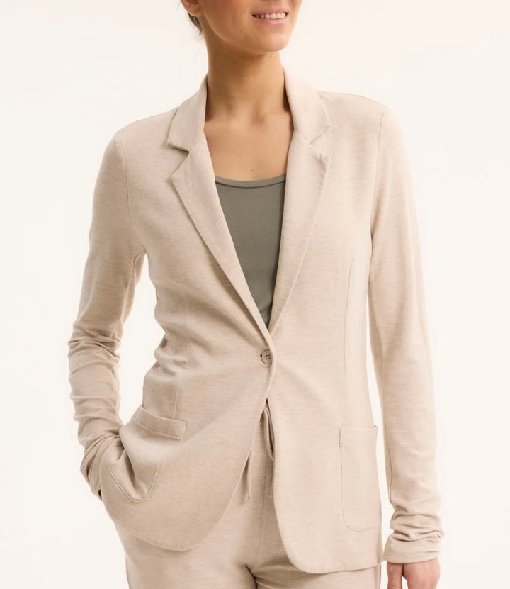 MAJESTIC FILATURES Blazer in Viscose and Elastane Ecru