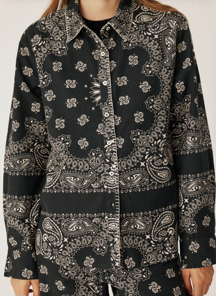 ARIZONA LOVE Leopard Bandana Shirt Black