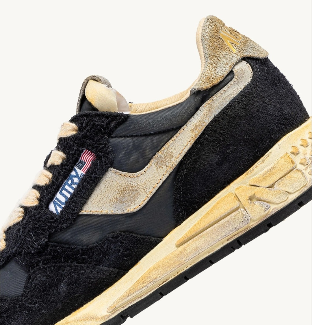 AUTRY ָMEN SIZES REELWIND SUPER VINTAGE SNEAKERS IN BLACK NYLON AND SUEDE