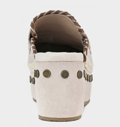 MOU Clog Leather Overstitching
Chalk Suede / Raffia Natural