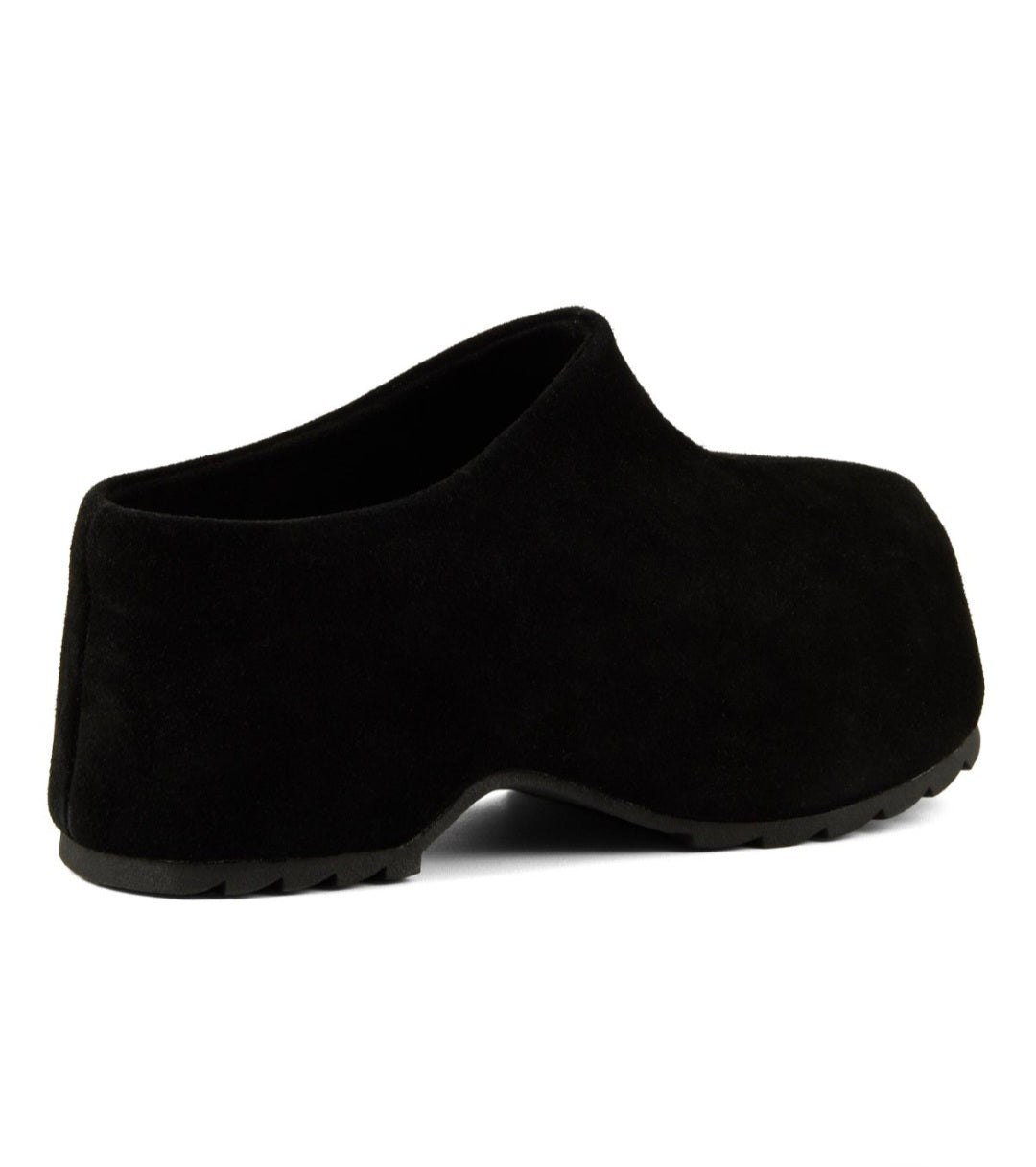 COLORS OF CALIFORNIA SIERRA
Suede leather clog Black
