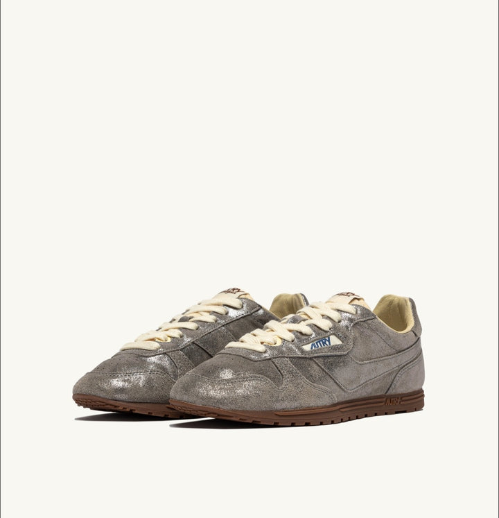 AUTRY WINDSPIN SNEAKERS IN GLITTER SILVER SUEDE