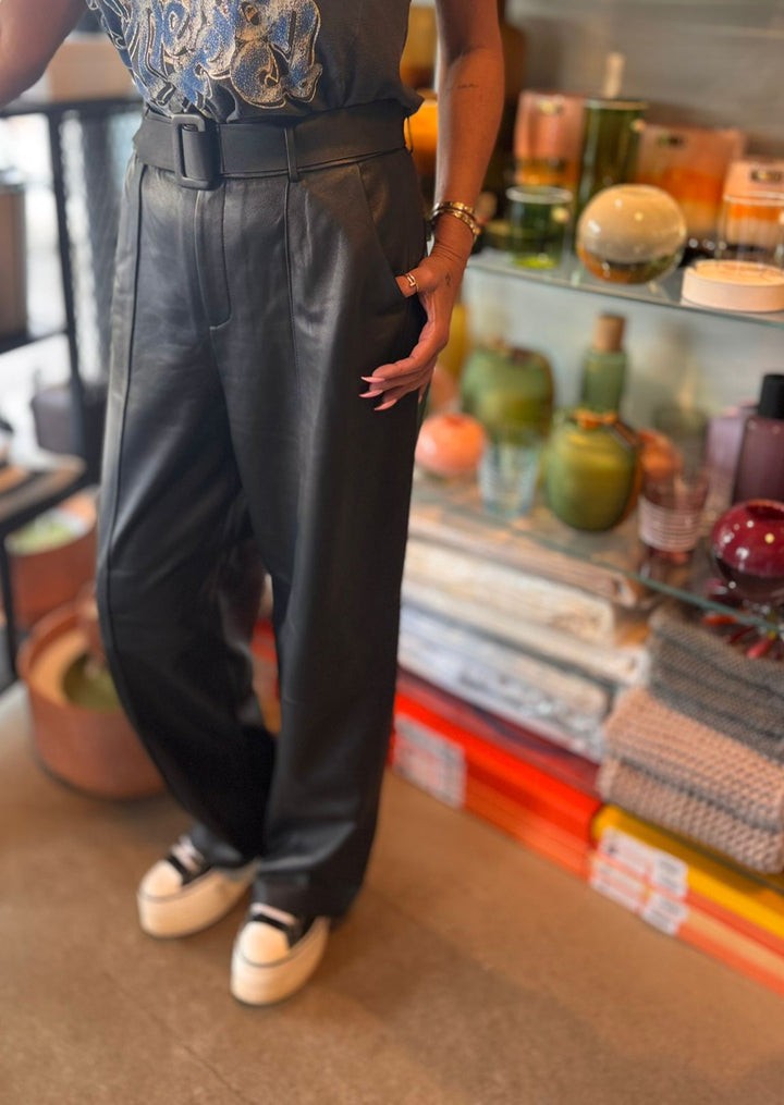 INTERDEE Black Elegant Leather Pant