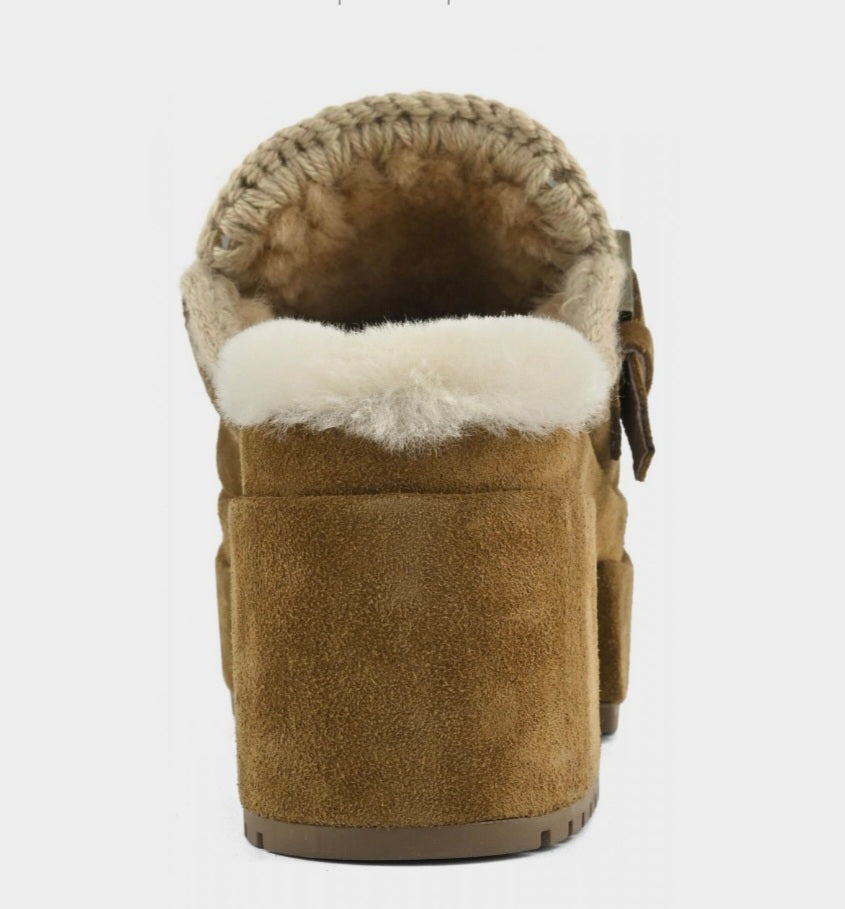 MOU Platform Clog Buckle Strap
Congac