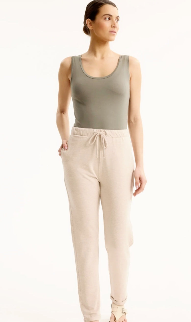 MAJESTIC FILATURES Daphne Linen / Elastane cuffed hem pants Cream
