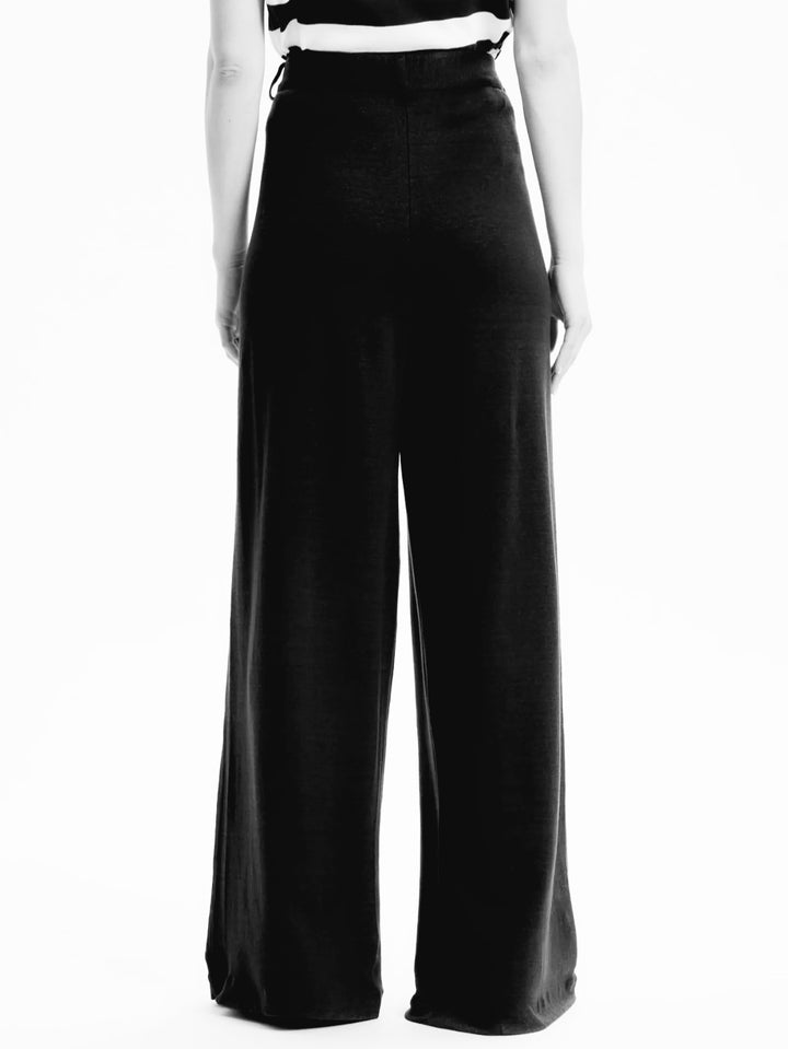MAJESTIC FILATURES Black trousers in linen / organic cotton