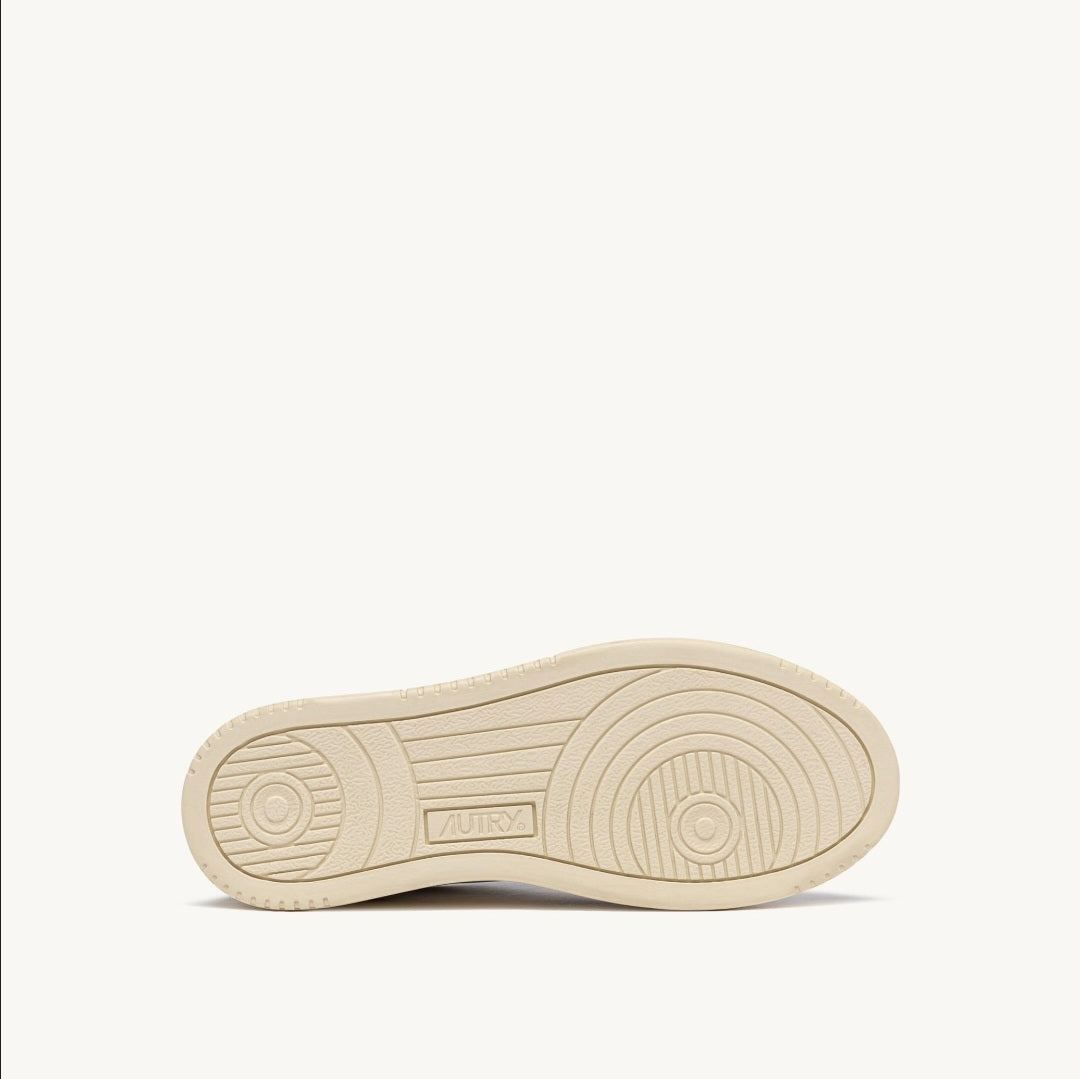 AUTRY MEDALIST LOW SNEAKERS IN WHITE AND NIGHT BLUE LEATHER