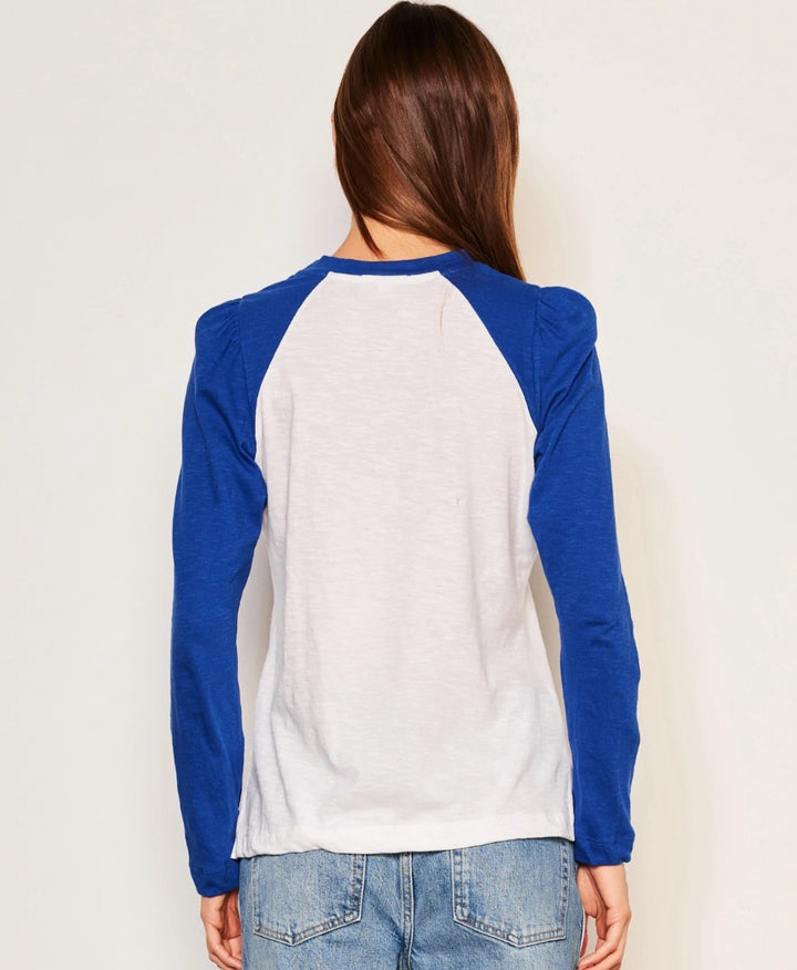 SUNDRY Heart Contrast Sleeve Tee in Symphony