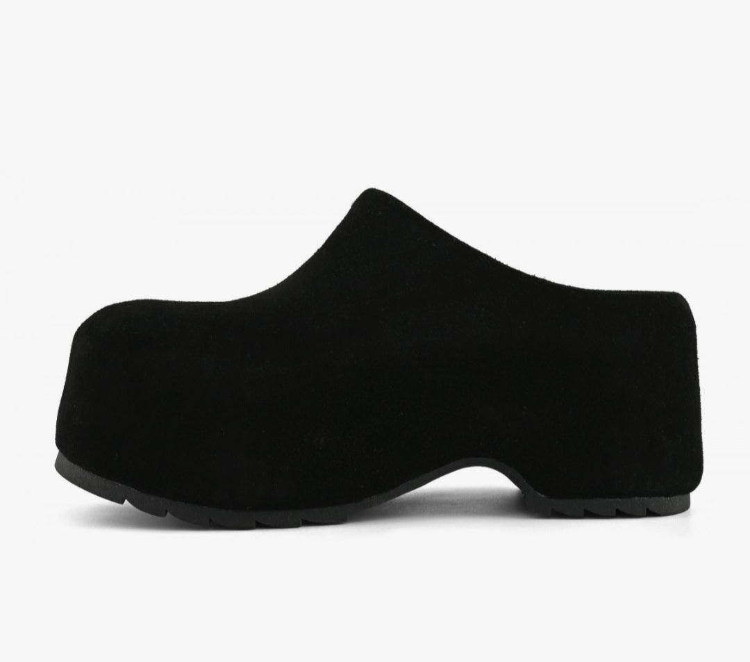 COLORS OF CALIFORNIA Cow suede clog