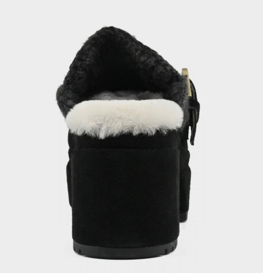 MOU Platform Clog Buckle Strap
Black