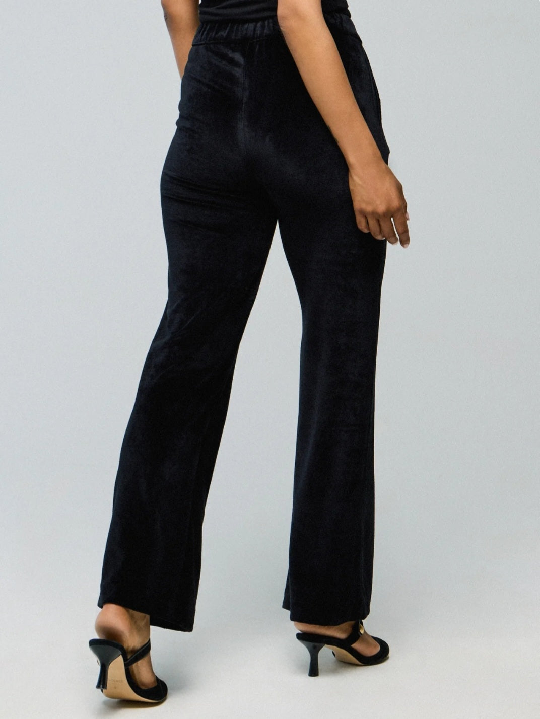 MAJESTIC FILATURES Classic Straight-Leg Velvet Trousers