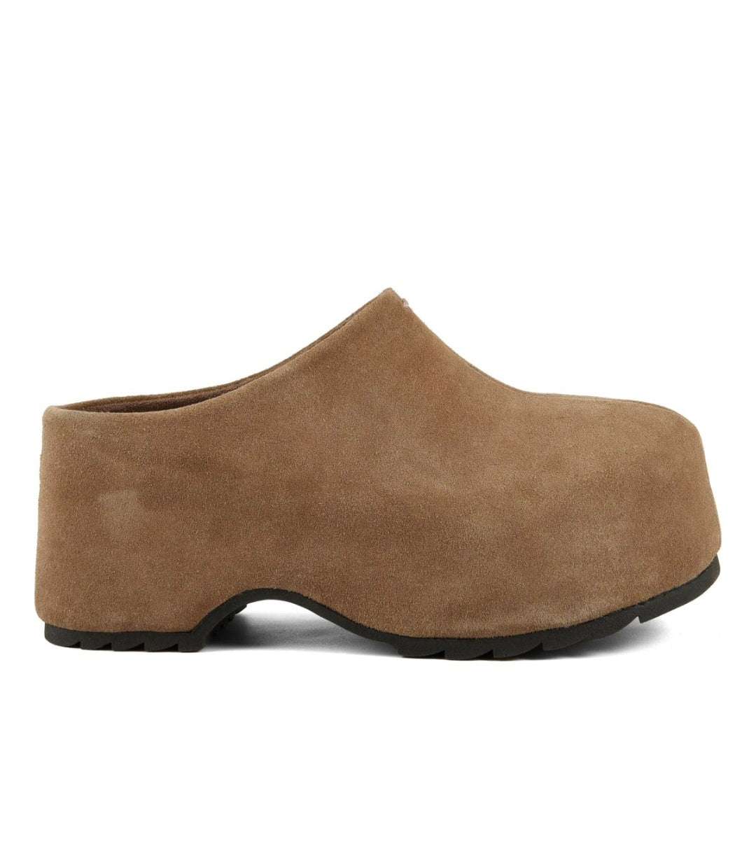 COLORS OF CALIFORNIA SIERRA
Suede leather clog Taupe